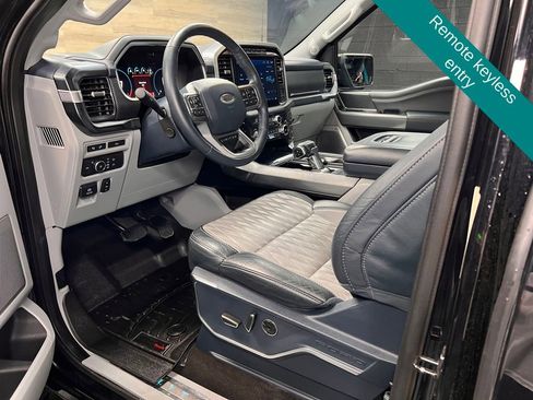 Used 2022 Ford F150 Limited image 3