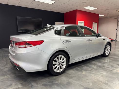 Used 2017 Kia Optima LX FWD image 8