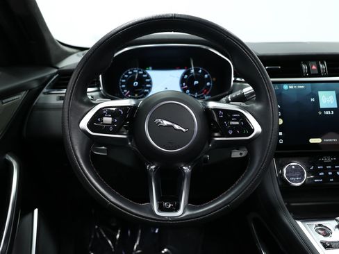 Used 2021 Jaguar F-PACE SVR image 20