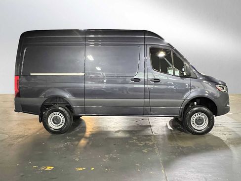 Used 2026 Mercedes-Benz Sprinter 2500 image 2