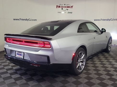 Used 2024 Dodge Charger Daytona Scat Pack w/ Plus Group AWD/4WD image 3