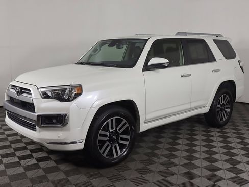 Used 2020 Toyota 4Runner Limited image 8