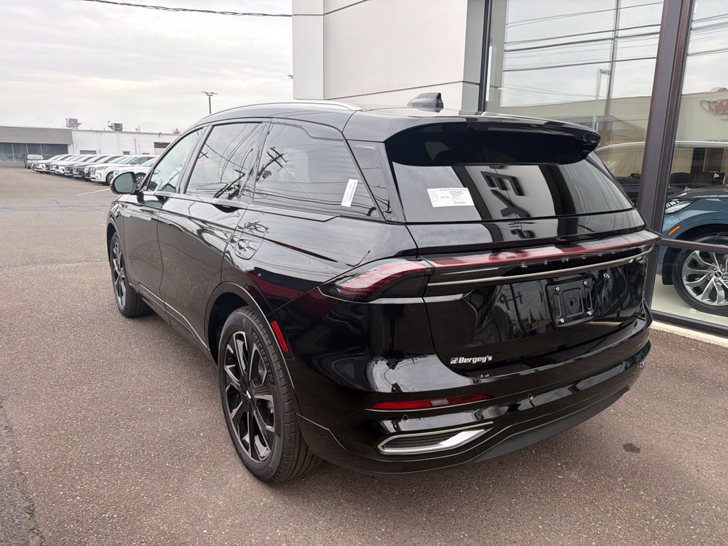 New 2026 Lincoln Nautilus Reserve AWD/4WD image 2