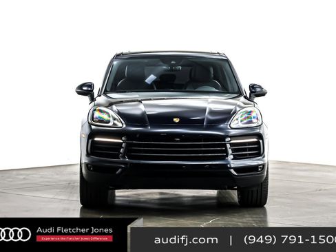 Used 2022 Porsche Cayenne Platinum Edition image 3