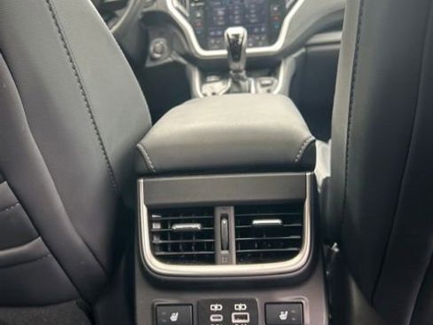 Used 2024 Subaru Outback Touring AWD/4WD image 27