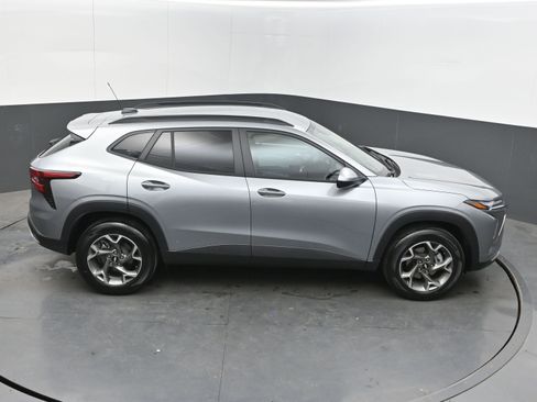 New 2026 Chevrolet Trax LT w/ Driver Confidence Package FWD image 40