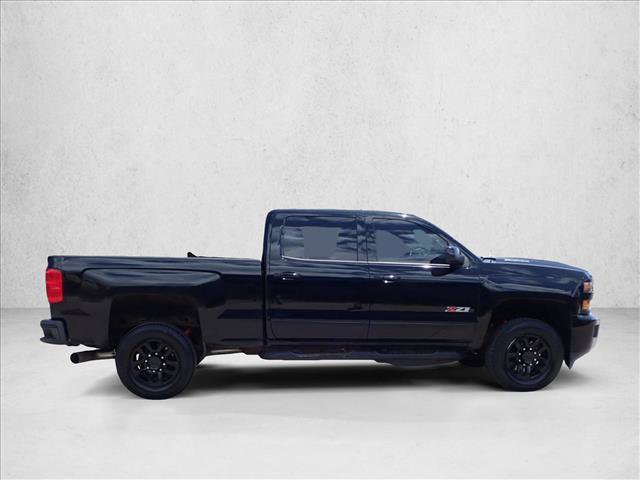 Used 2019 Chevrolet Silverado 2500 LT w/ Midnight Edition AWD/4WD image 5