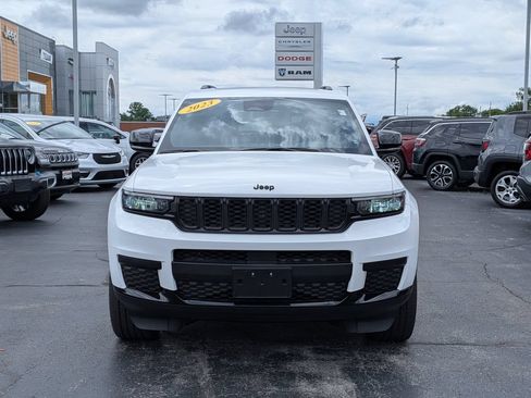 Used 2023 Jeep Grand Cherokee L Laredo AWD/4WD image 2