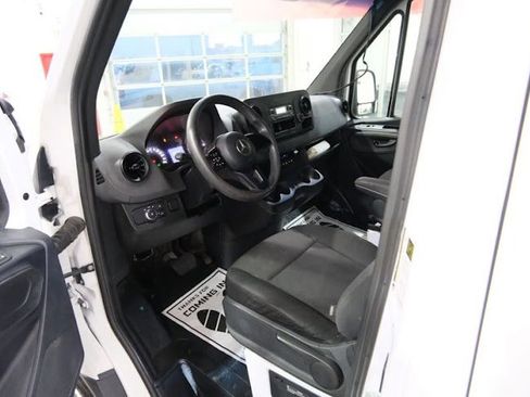 Used 2019 Mercedes-Benz Sprinter 1500 w/ Driver Convenience Package image 16