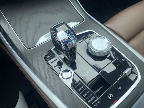 Used 2022 BMW X7 M50i image 20