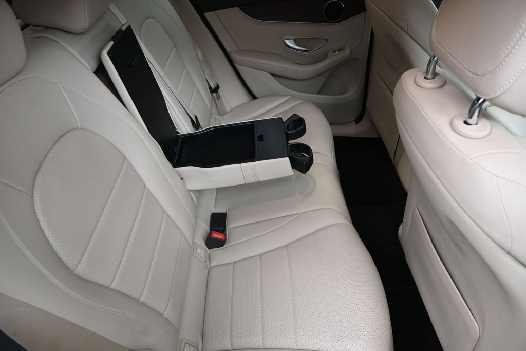 Used 2022 Mercedes-Benz GLC 300 4MATIC w/ Driver Assistance Package image 21