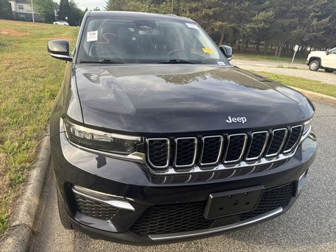 Used 2023 Jeep Grand Cherokee 4WD 4xe image 3