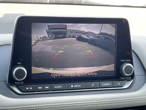 Used 2023 Nissan Rogue SV FWD image 15