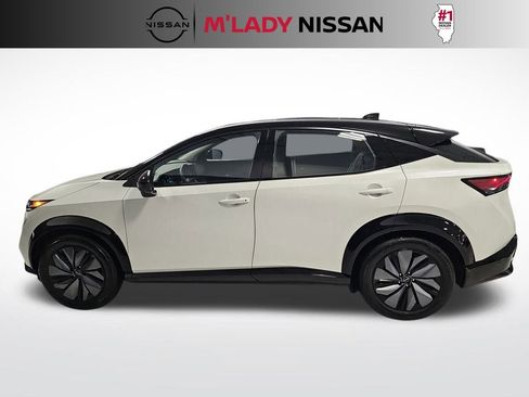 Used 2023 Nissan Ariya AWD image 7