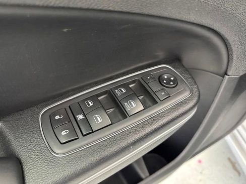 Used 2020 Chrysler 300 S RWD image 17