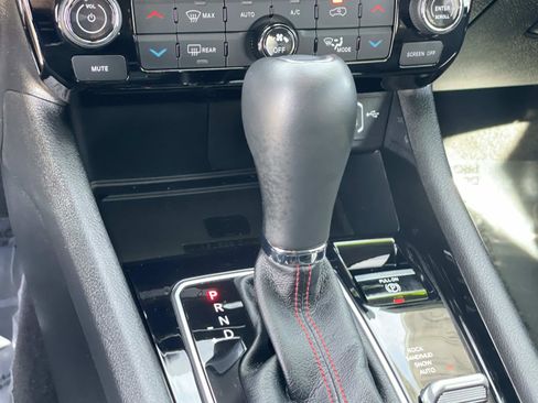 Used 2022 Jeep Compass Trailhawk w/ Trailhawk Elite Group image 17