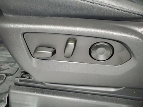 Used 2023 GMC Sierra 1500 SLT w/ SLT Convenience Package image 7