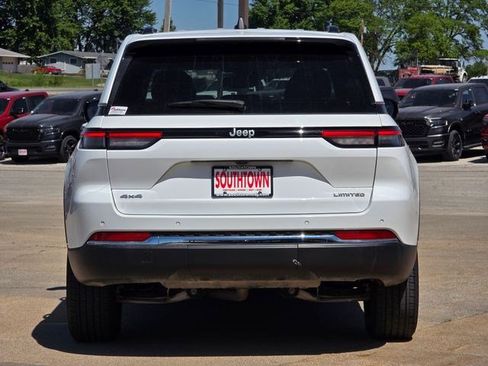 Used 2024 Jeep Grand Cherokee Limited AWD/4WD image 7