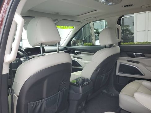 Certified 2022 Kia Telluride EX w/ EX Premium Package FWD image 10