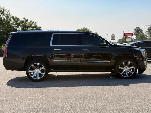 Used 2016 Cadillac Escalade ESV Premium AWD/4WD image 10