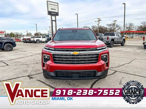 New 2026 Chevrolet Traverse LT w/ Sun and Wheel Package image 2