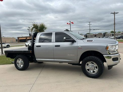 Used 2022 RAM 2500 Tradesman w/ Chrome Appearance Group image 4