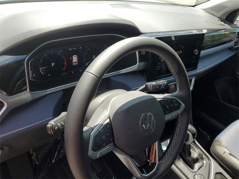 New 2025 Volkswagen Taos SEL image 19