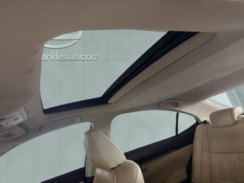Used 2017 Lexus ES 350 w/ Luxury Package FWD image 22