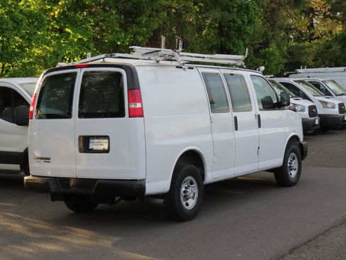 Used 2015 Chevrolet Express 2500 image 5
