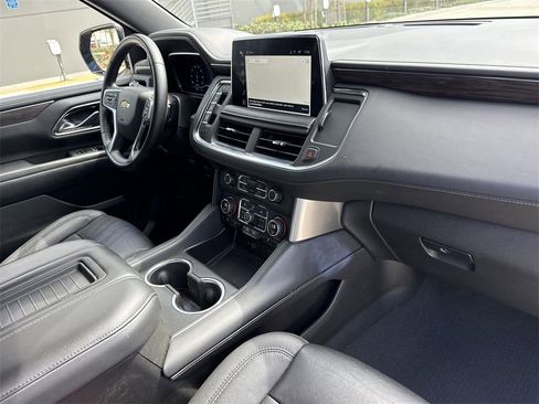 Used 2023 Chevrolet Suburban LT image 27