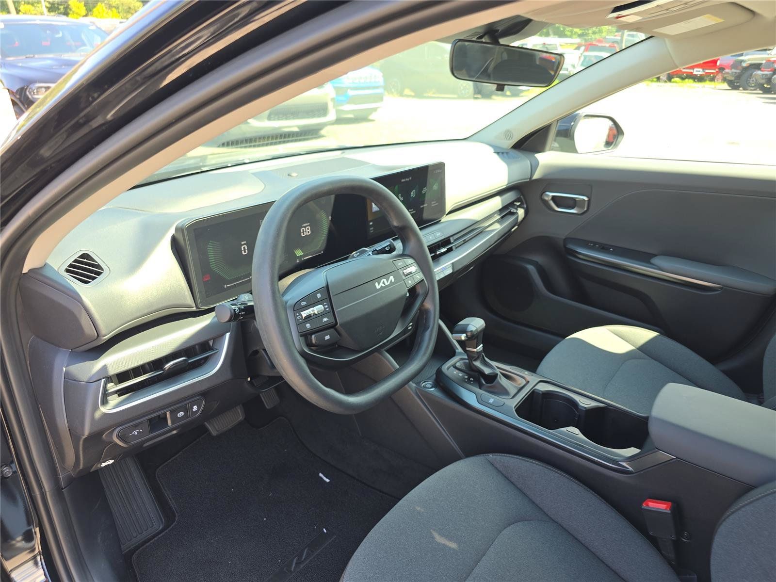 Used 2025 Kia K4 FWD image 22