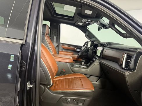 Used 2024 GMC Sierra 1500 Denali Ultimate AWD/4WD image 32