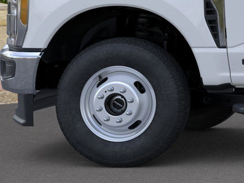 New 2025 Ford F350 XL w/ XL Chrome Package image 19