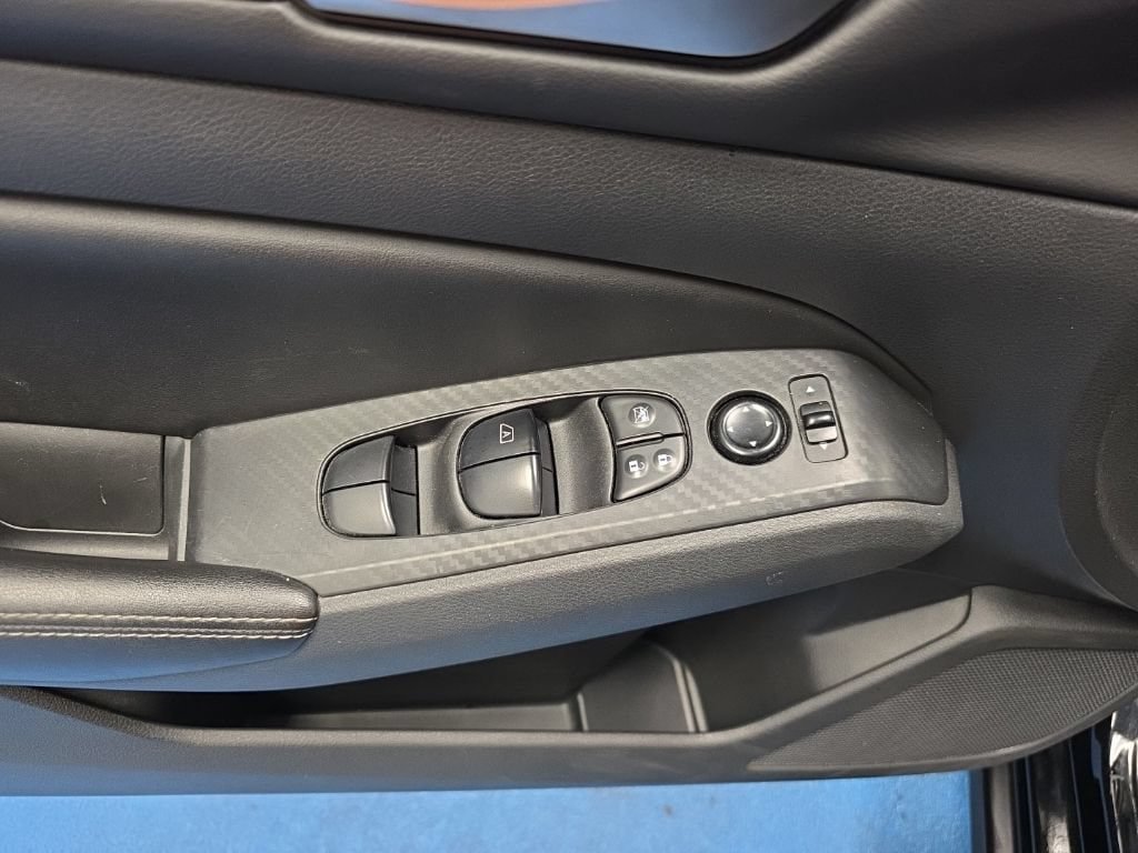 Used 2024 Nissan Altima 2.5 SV FWD image 12