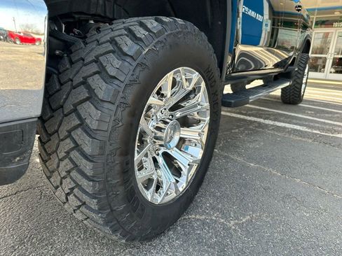 Used 2026 Chevrolet Silverado 2500 LT image 9