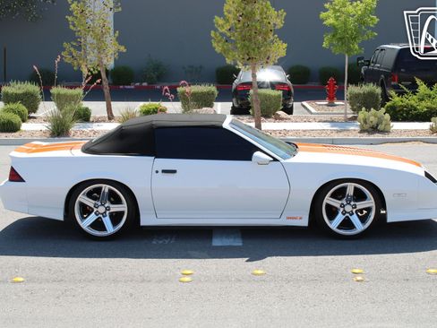 Used 1989 Chevrolet Camaro LT image 18