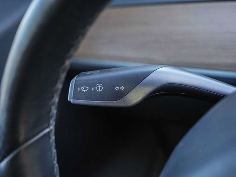 Used 2018 Tesla Model 3 Long Range RWD image 18