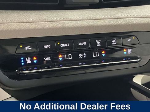 Used 2023 Buick Envision Avenir FWD image 35
