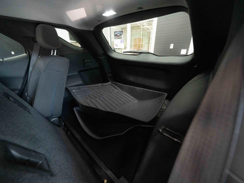Used 2021 Chevrolet Equinox LT FWD image 24