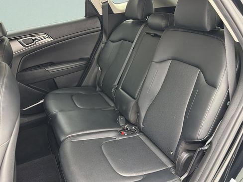 Used 2023 Kia Sportage EX AWD/4WD image 10