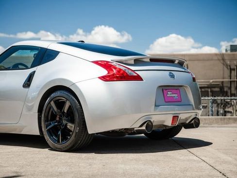 Used 2009 Nissan 370Z Touring w/ Sport Pkg image 48