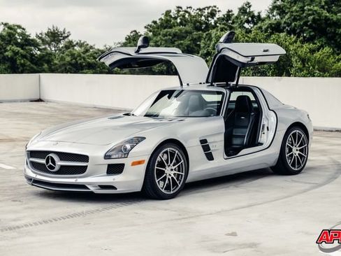 Used 2011 Mercedes-Benz SLS AMG Coupe image 44