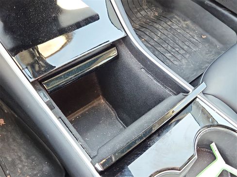 Used 2020 Tesla Model 3 Standard Range Plus image 23