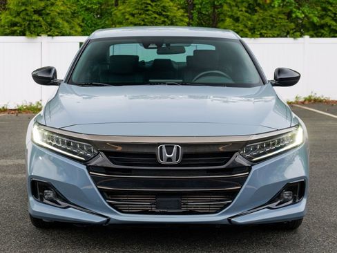 Used 2022 Honda Accord Sport image 2