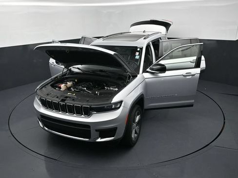 Used 2021 Jeep Grand Cherokee L Limited w/ Luxury Tech Group II AWD/4WD image 25