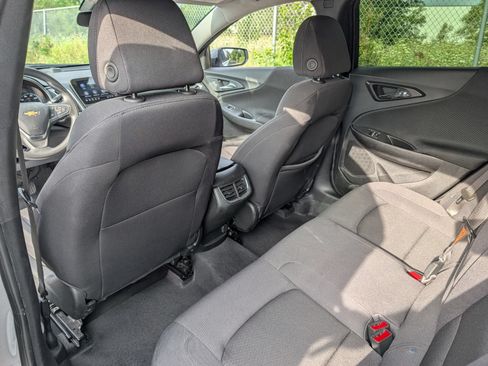 Used 2025 Chevrolet Malibu LT FWD image 19