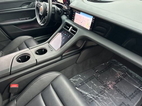 Used 2022 Porsche Taycan 4S image 15