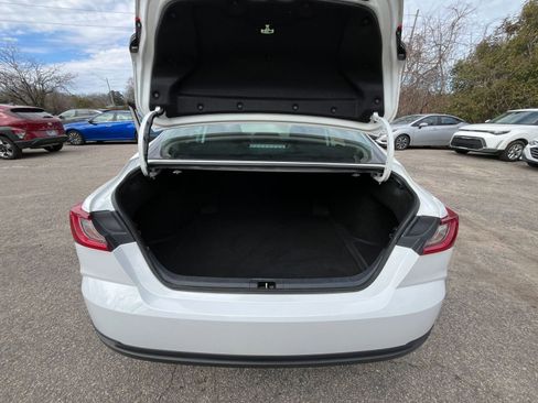 Used 2025 Toyota Camry LE image 28