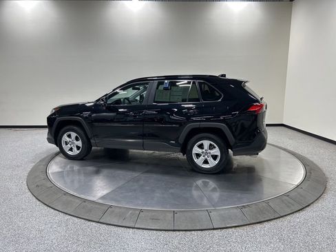Used 2020 Toyota RAV4 XLE w/ Convenience Package AWD/4WD image 10