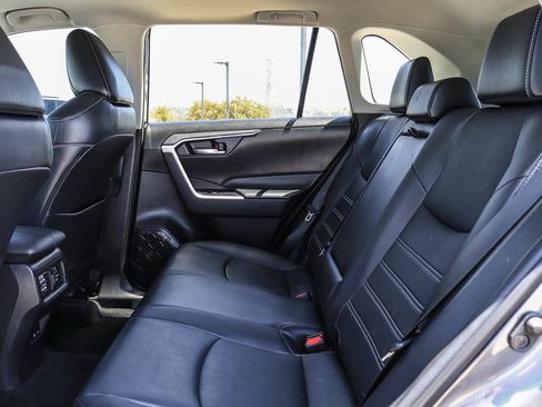 Used 2022 Toyota RAV4 XLE Premium FWD image 19